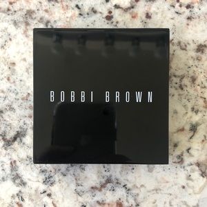Bobbi Brown Sunset Glow Highlighting Powder!
